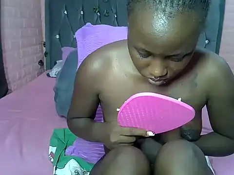 sexybree  online show from 12/02/25, 07:37