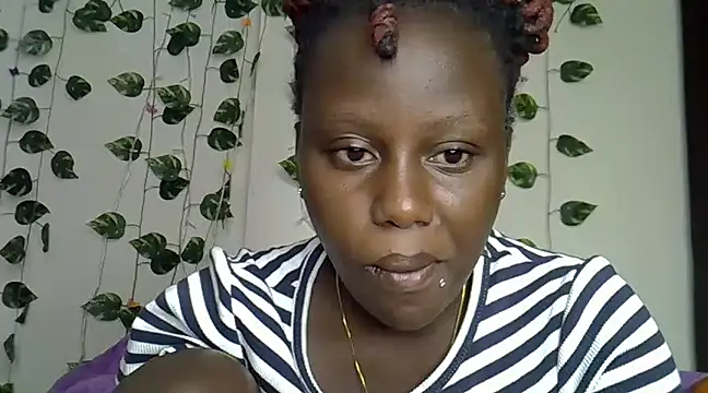 Snapshot of sexybree_ chatting on 02/21/25, 03:32 sexybree online show from 02/21/25, 03:32