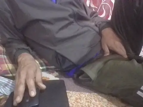 Bangingchick online show from 12/18/25, 08:08