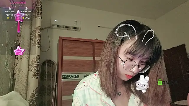 Lili 666 online show from 11/11/25, 04:24