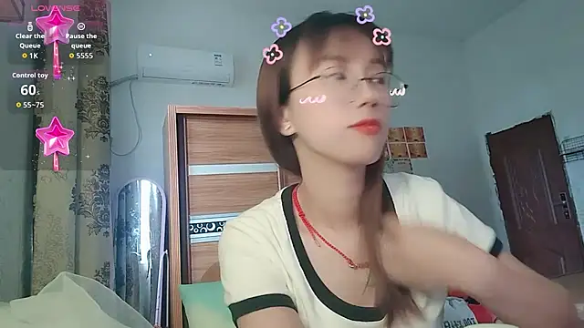 Snapshot of Lili_666 chatting on 06/18/26, 07:18 Lili 666 online show from 06/18/26, 07:18