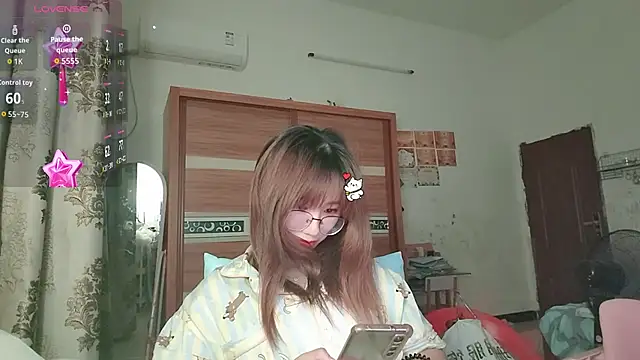 Lili 666 online show from 05/26/26, 04:27