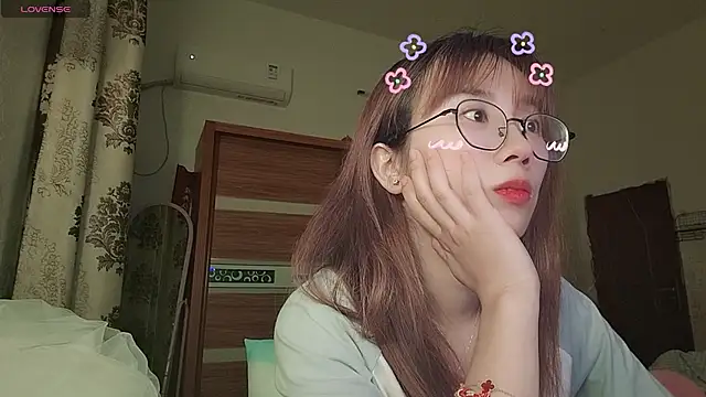 Lili 666 online show from 05/19/26, 04:14