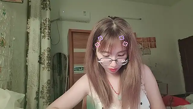 Snapshot of Lili_666 chatting on 07/08/26, 04:51 Lili 666 online show from 07/08/26, 04:51