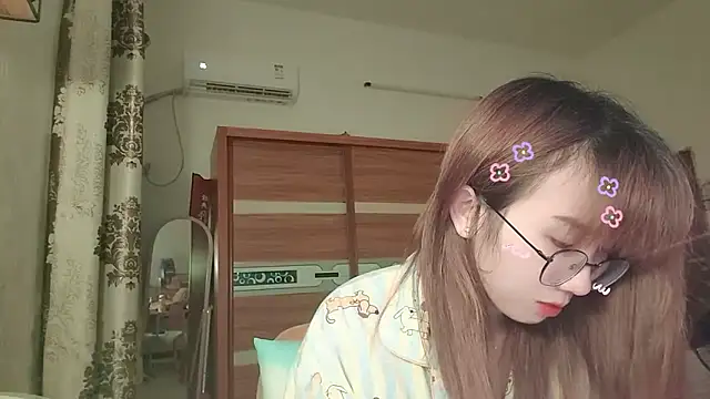 Lili 666 online show from 05/22/26, 04:27