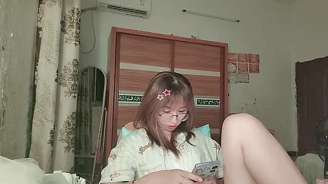 Snapshot of Lili_666 chatting on 07/12/26, 05:03 Lili 666 online show from 07/12/26, 05:03