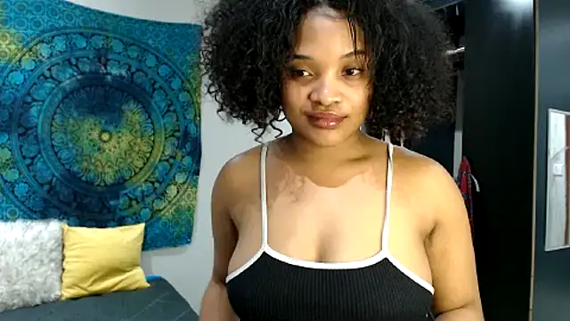 Snapshot of CREAMYCUPCAKExxx chatting on 01/19/25, 06:10 CREAMYCUPCAKExxx online show from 01/19/25, 06:10