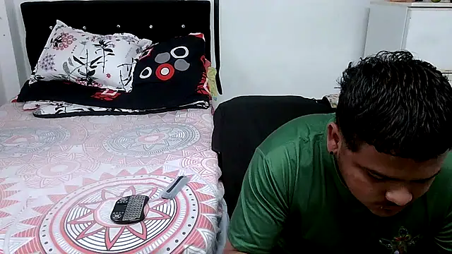 Snapshot of Boycuriousxxx chatting on 04/03/26, 12:00 Boycuriousxxx online show from 04/03/26, 12:00