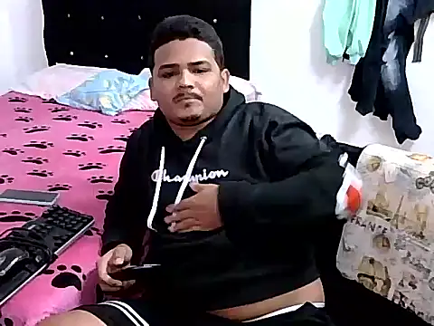 Boycuriousxxx online show from 12/15/25, 12:00