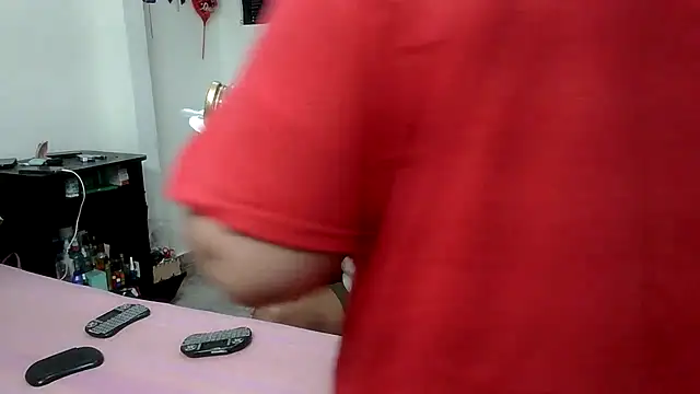 Snapshot of Boycuriousxxx chatting on 04/30/26, 10:44 Boycuriousxxx online show from 04/30/26, 10:44