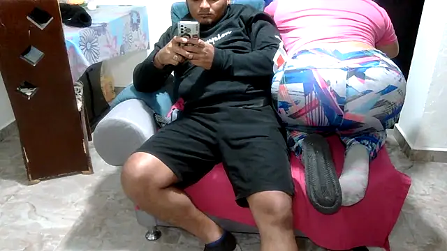 Snapshot of Boycuriousxxx chatting on 06/09/26, 10:33 Boycuriousxxx online show from 06/09/26, 10:33