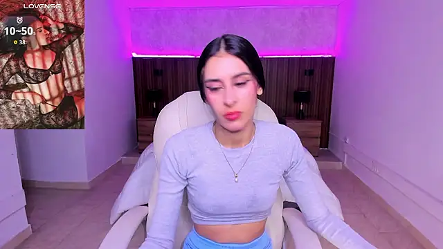 Snapshot of karlaa_james chatting on 02/10/26, 11:09 karlaa james online show from 02/10/26, 11:09