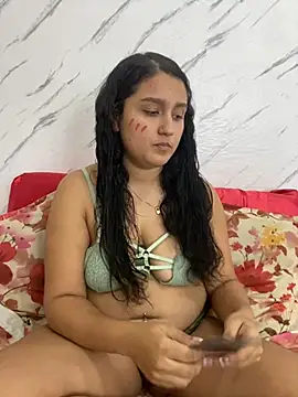 Snapshot of saray_gomez22 chatting on 03/18/25, 01:13 saray gomez22 online show from 03/18/25, 01:13