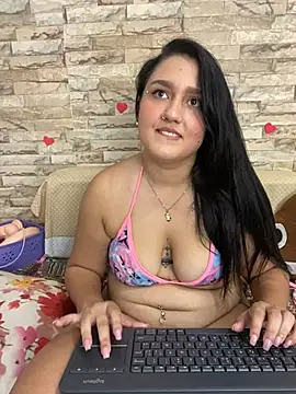 Snapshot of saray_gomez22 chatting on 02/22/25, 04:18 saray gomez22 online show from 02/22/25, 04:18