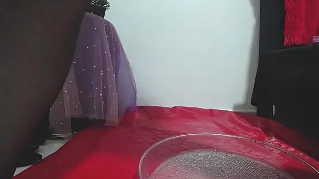 marilyn jon3s online show from 09/12/25, 05:56