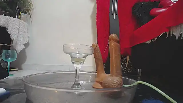 marilyn jon3s online show from 12/04/25, 06:40