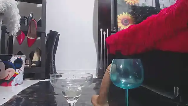 marilyn jon3s online show from 02/11/26, 01:33