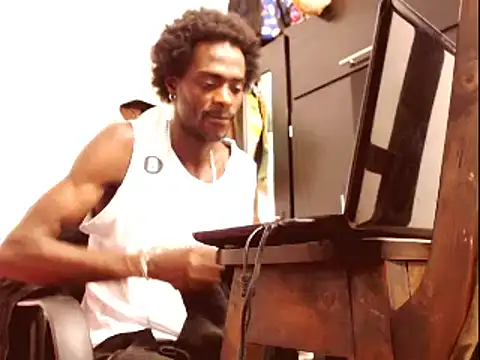 Snapshot of phillip-hot chatting on 01/28/25, 08:58 phillip-hot online show from 01/28/25, 08:58