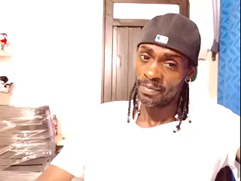 Snapshot of phillip-hot chatting on 01/06/25, 08:28 phillip-hot online show from 01/06/25, 08:28