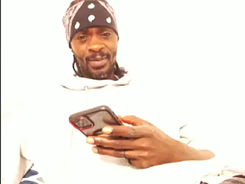 Snapshot of phillip-hot chatting on 02/14/25, 02:02 phillip-hot online show from 02/14/25, 02:02