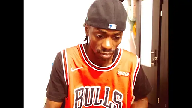 Snapshot of phillip-hot chatting on 10/06/25, 01:45 phillip-hot online show from 10/06/25, 01:45