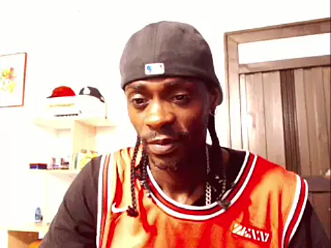 Snapshot of phillip-hot chatting on 01/28/25, 03:57 phillip-hot online show from 01/28/25, 03:57