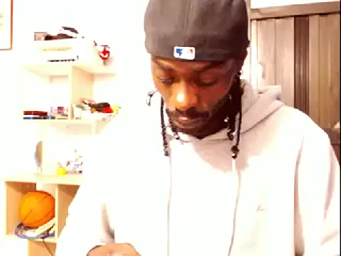 Snapshot of phillip-hot chatting on 01/10/25, 04:01 phillip-hot online show from 01/10/25, 04:01