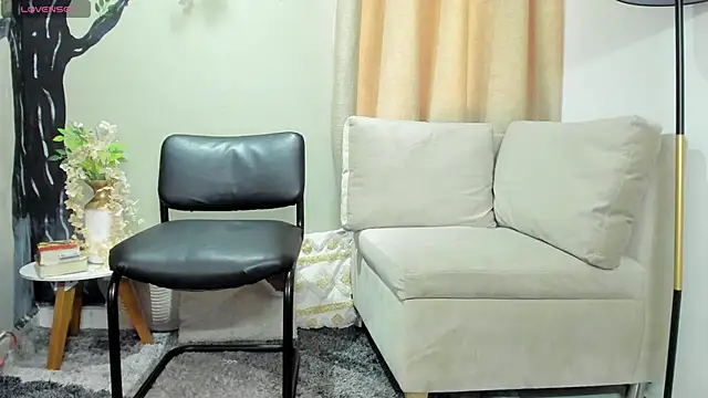 Miranda doll  online show from 11/12/25, 12:20