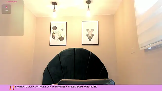 Snapshot of Miranda_doll_ chatting on 06/26/26, 12:11 Miranda doll online show from 06/26/26, 12:11