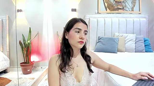 Miranda doll  online show from 12/16/25, 12:09