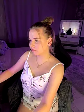 Lexi noah online show from 09/24/25, 09:43