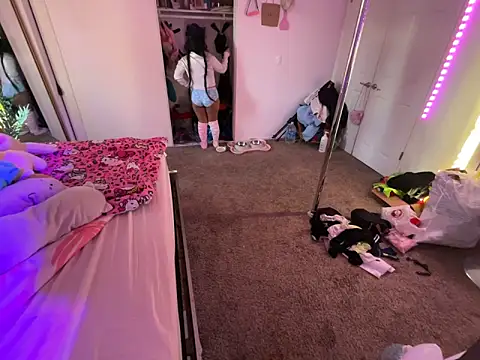 Snapshot of Onlypawzz chatting on 02/25/26, 03:01 Onlypawzz online show from 02/25/26, 03:01