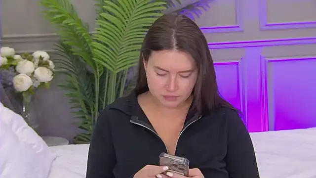 TrishaWinslet online show from 10/05/25, 05:20