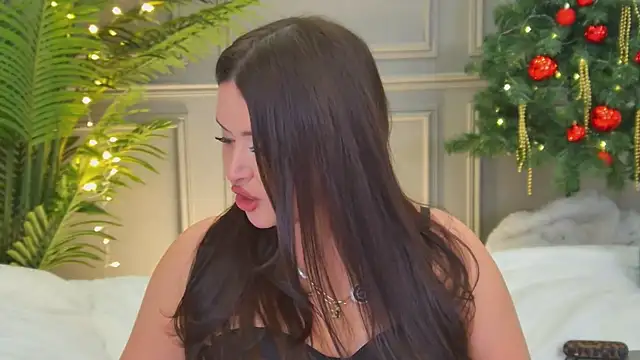 TrishaWinslet online show from 12/14/25, 10:21