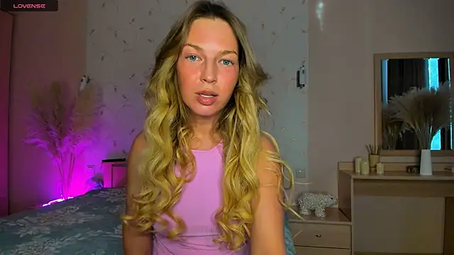 Snapshot of Jeanne_Williams chatting on 02/04/25, 09:28 Jeanne Williams online show from 02/04/25, 09:28