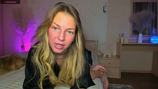 Snapshot of Jeanne_Williams chatting on 02/13/25, 02:45 Jeanne Williams online show from 02/13/25, 02:45