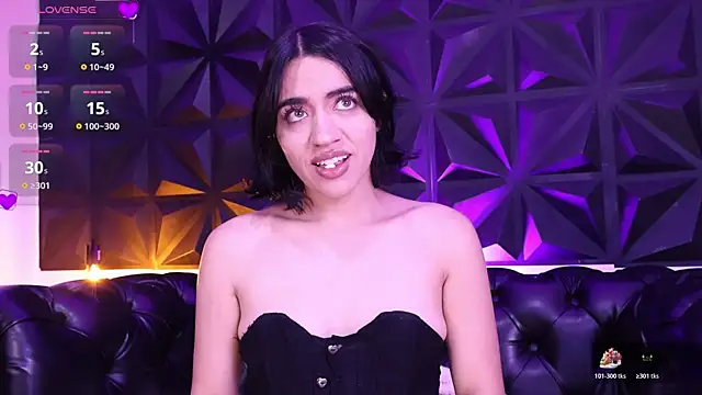 Snapshot of KasiaNoir_ chatting on 11/28/25, 04:07 KasiaNoir online show from 11/28/25, 04:07