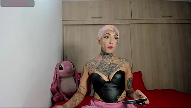 Snapshot of filletatouee chatting on 02/11/26, 01:27 filletatouee online show from 02/11/26, 01:27