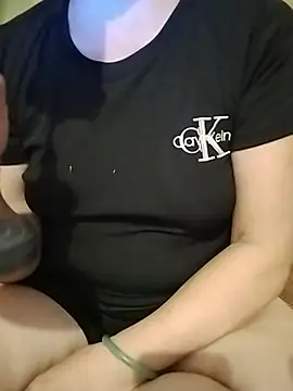 Snapshot of nolame18xxx chatting on 06/01/26, 01:44 nolame18xxx online show from 06/01/26, 01:44