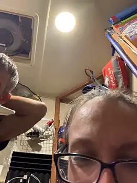 ILUV2TUCHMYKITTY online show from 12/05/25, 03:27