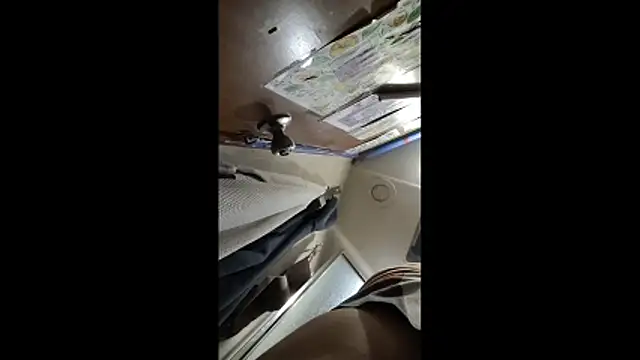 ILUV2TUCHMYKITTY online show from 12/14/25, 02:07