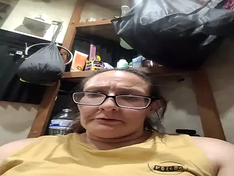 ILUV2TUCHMYKITTY online show from 09/23/25, 03:57