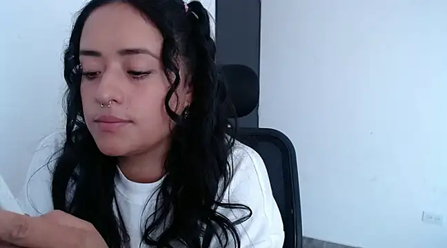 Snapshot of jjulietha95 chatting on 01/31/25, 02:39 jjulietha95 online show from 01/31/25, 02:39