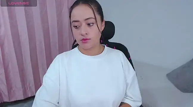 Snapshot of jjulietha95 chatting on 03/03/25, 12:45 jjulietha95 online show from 03/03/25, 12:45