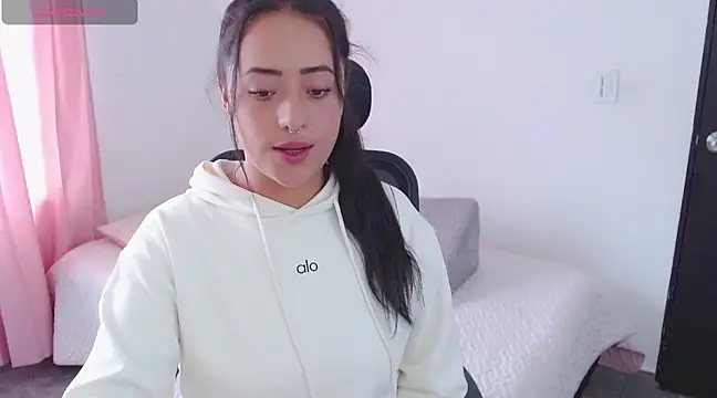 Snapshot of jjulietha95 chatting on 03/01/25, 07:59 jjulietha95 online show from 03/01/25, 07:59