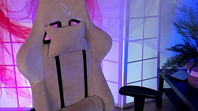 April o Nill online show from 11/12/25, 04:00