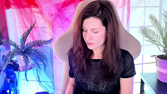 April o Nill online show from 11/14/25, 03:48