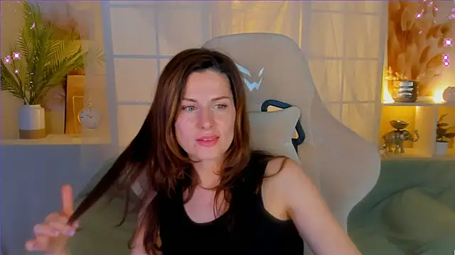 April o Nill online show from 12/15/24, 12:38