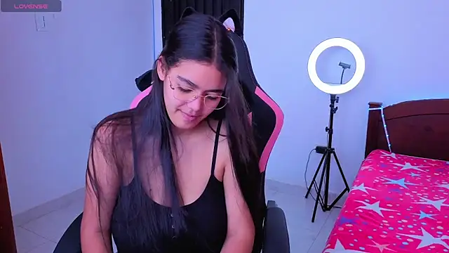 Victoriacarmo online show from 09/25/25, 04:24