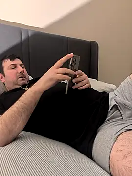 Mgman4365 online show from 04/01/26, 02:13